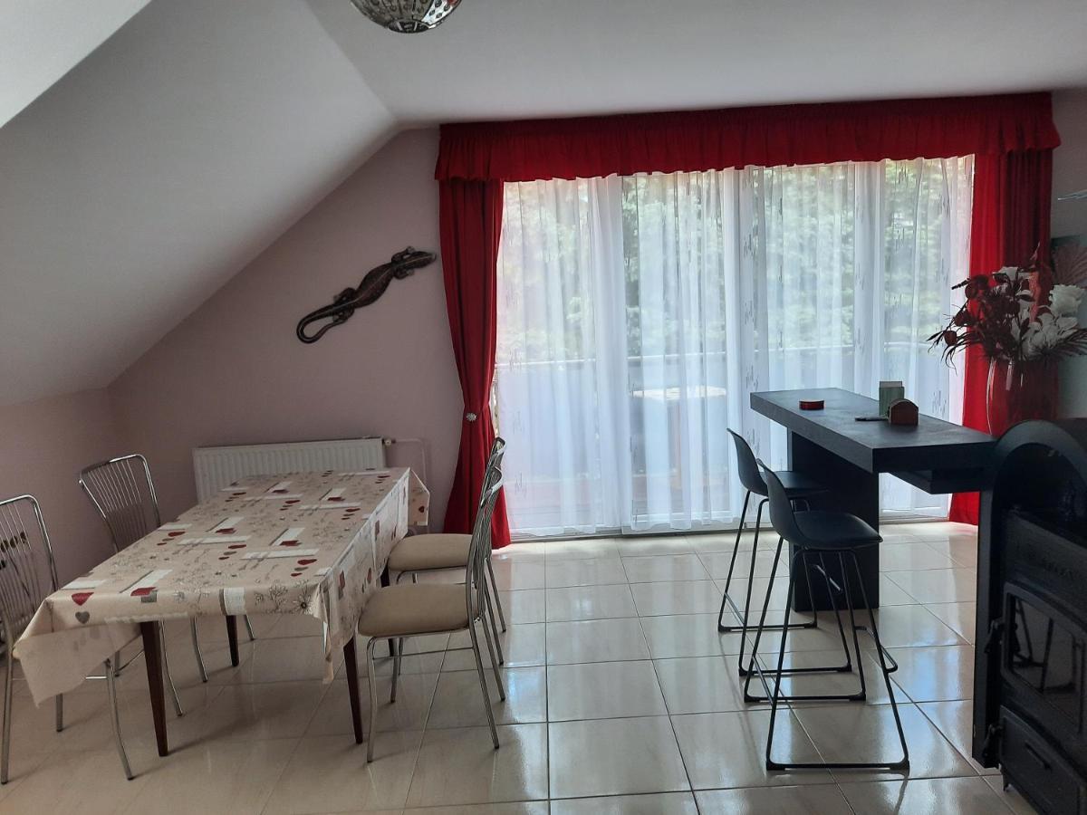 Fitt Apartman Lenti Exteriör bild
